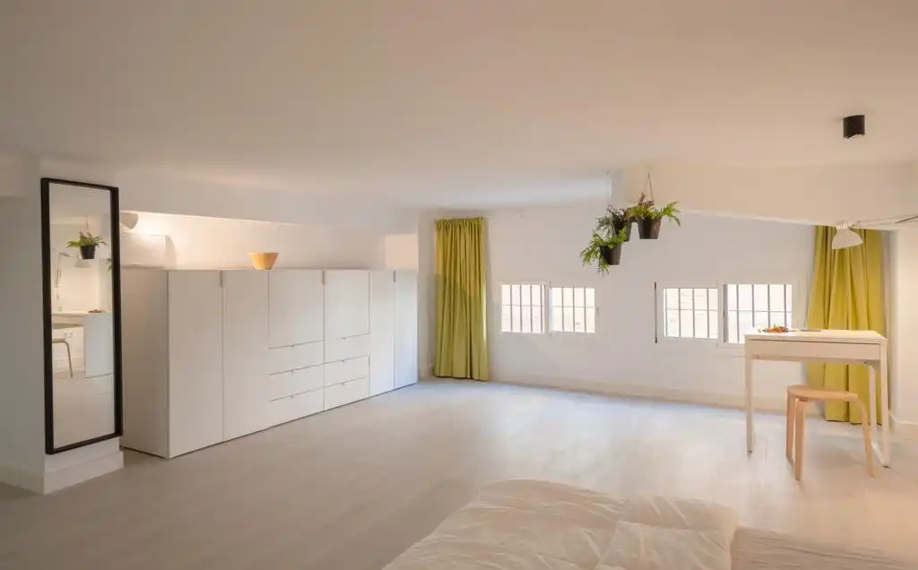 Habitación de Dúplex de alquiler en Málaga con Amueblado y Lavadora