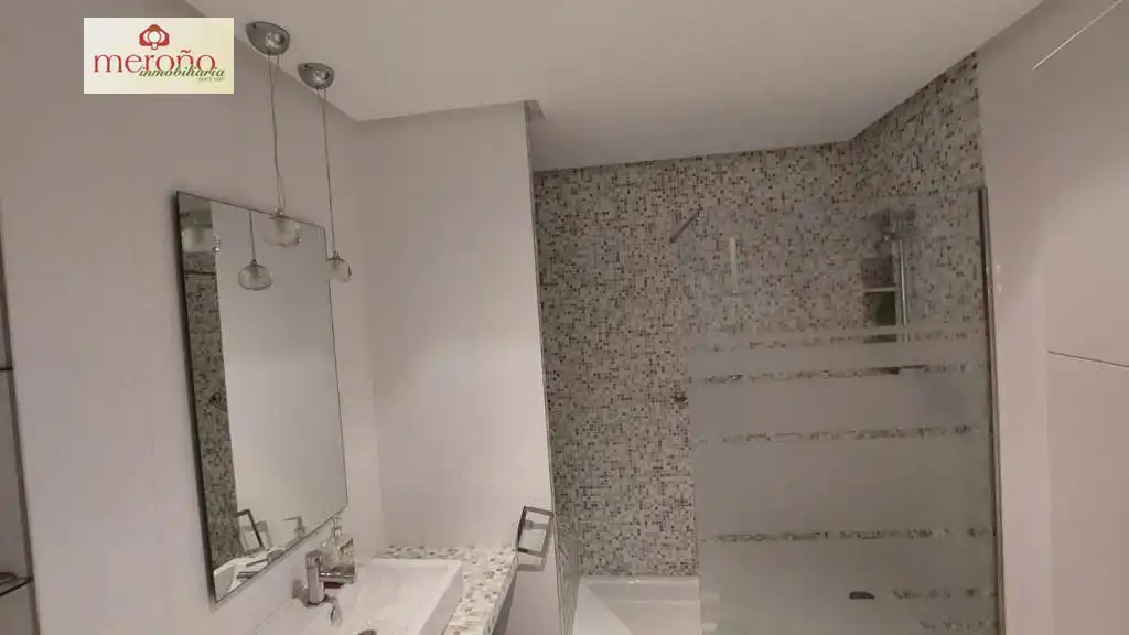 Bany de Casa o xalet en venda en Elche / Elx amb Aire condicionat, Jardí privat i Terrassa