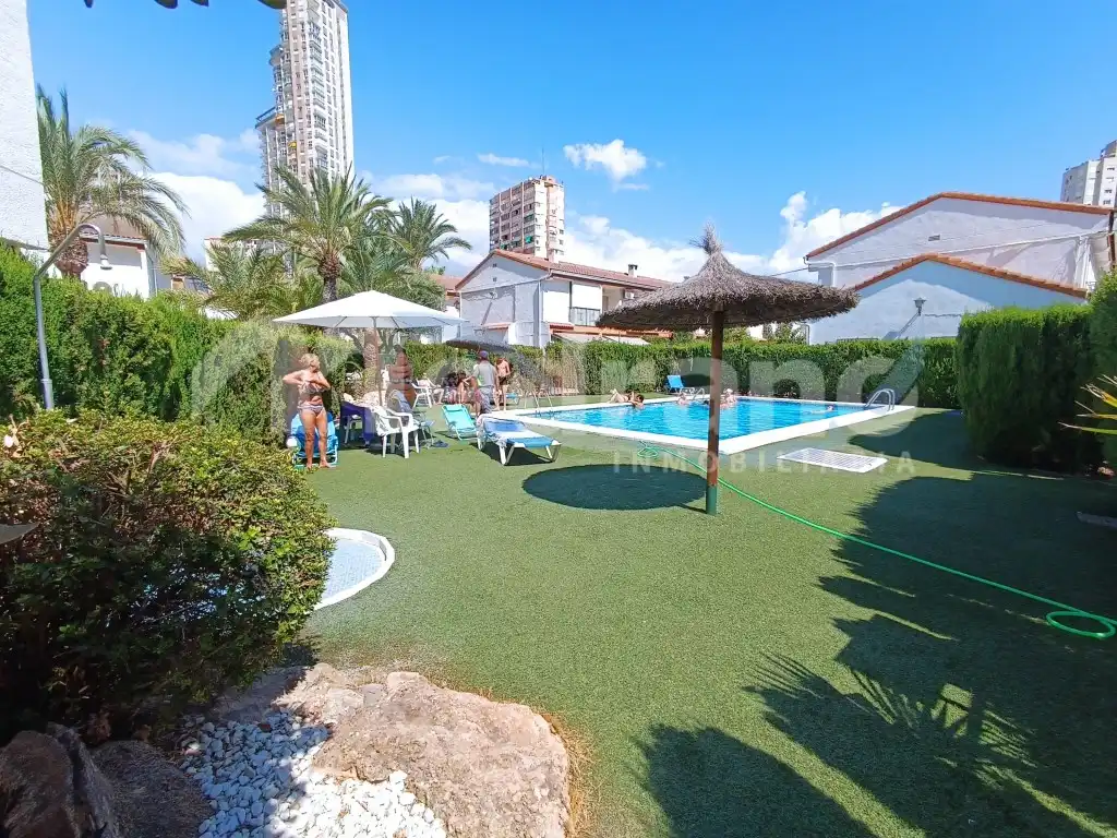 Garden of Houses for rent in Benidorm  with Air Conditioner, Swimming Pool and Furnished