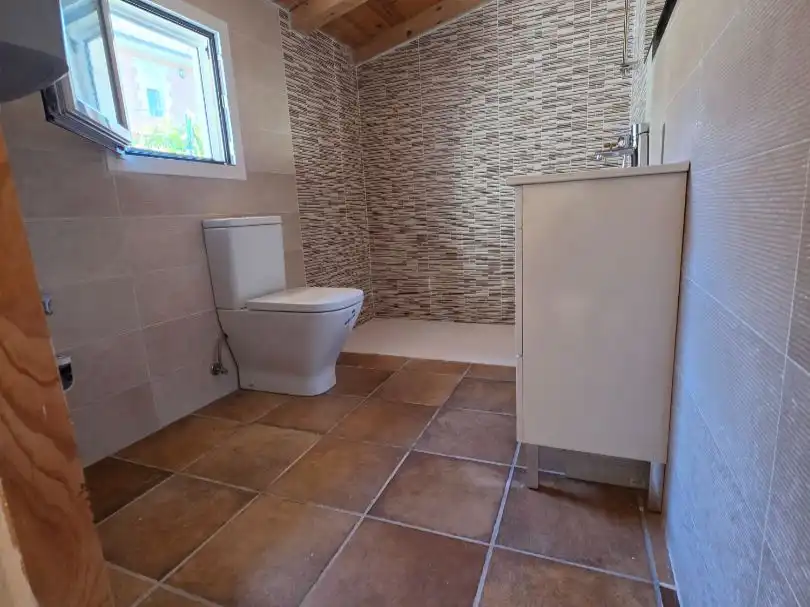 Badezimmer von Geschaftsraum zum Verkauf in Villalmanzo