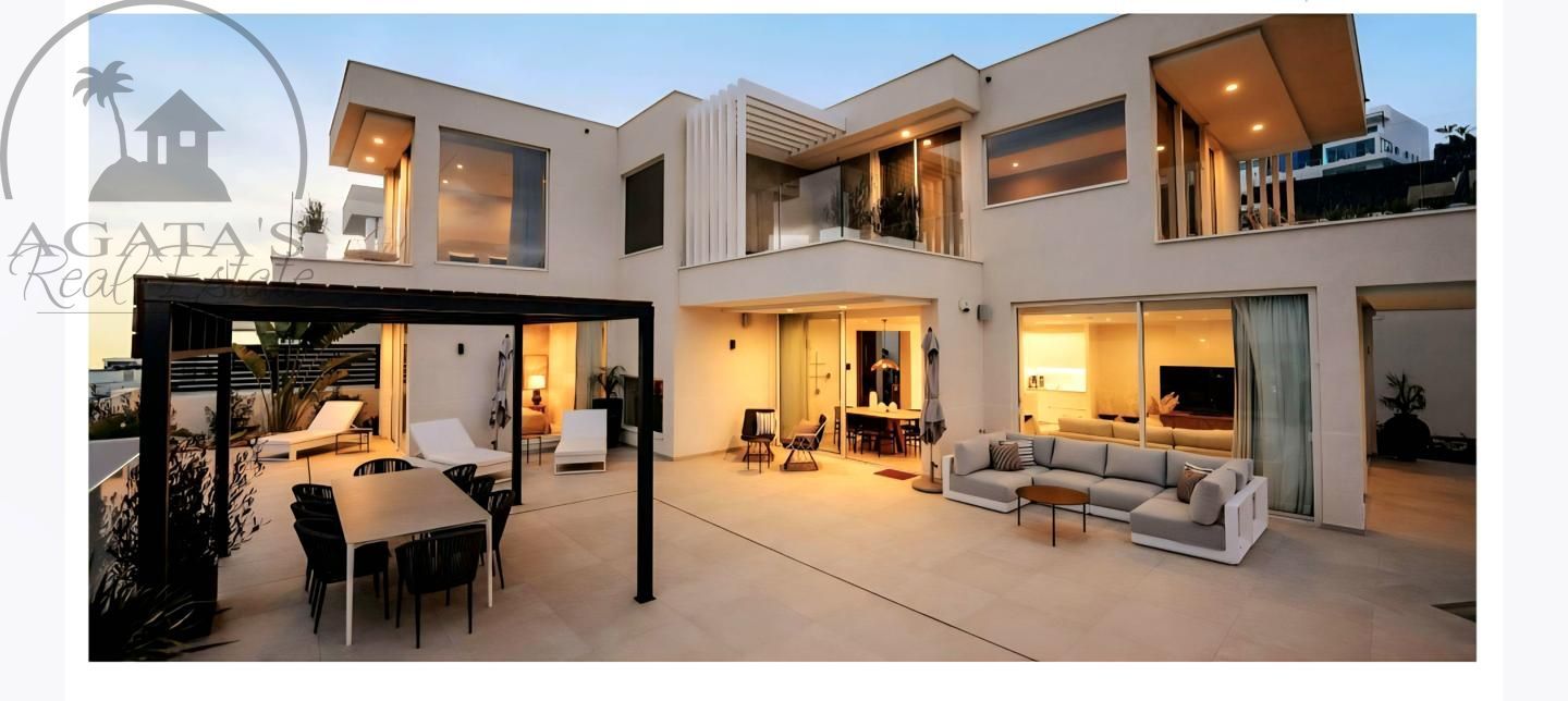 Terrassa de Casa o xalet en venda en Adeje amb Aire condicionat i Piscina comunitària