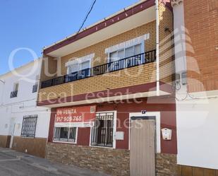 Vista exterior de Casa adosada en venda en Barrax amb Terrassa i Balcó