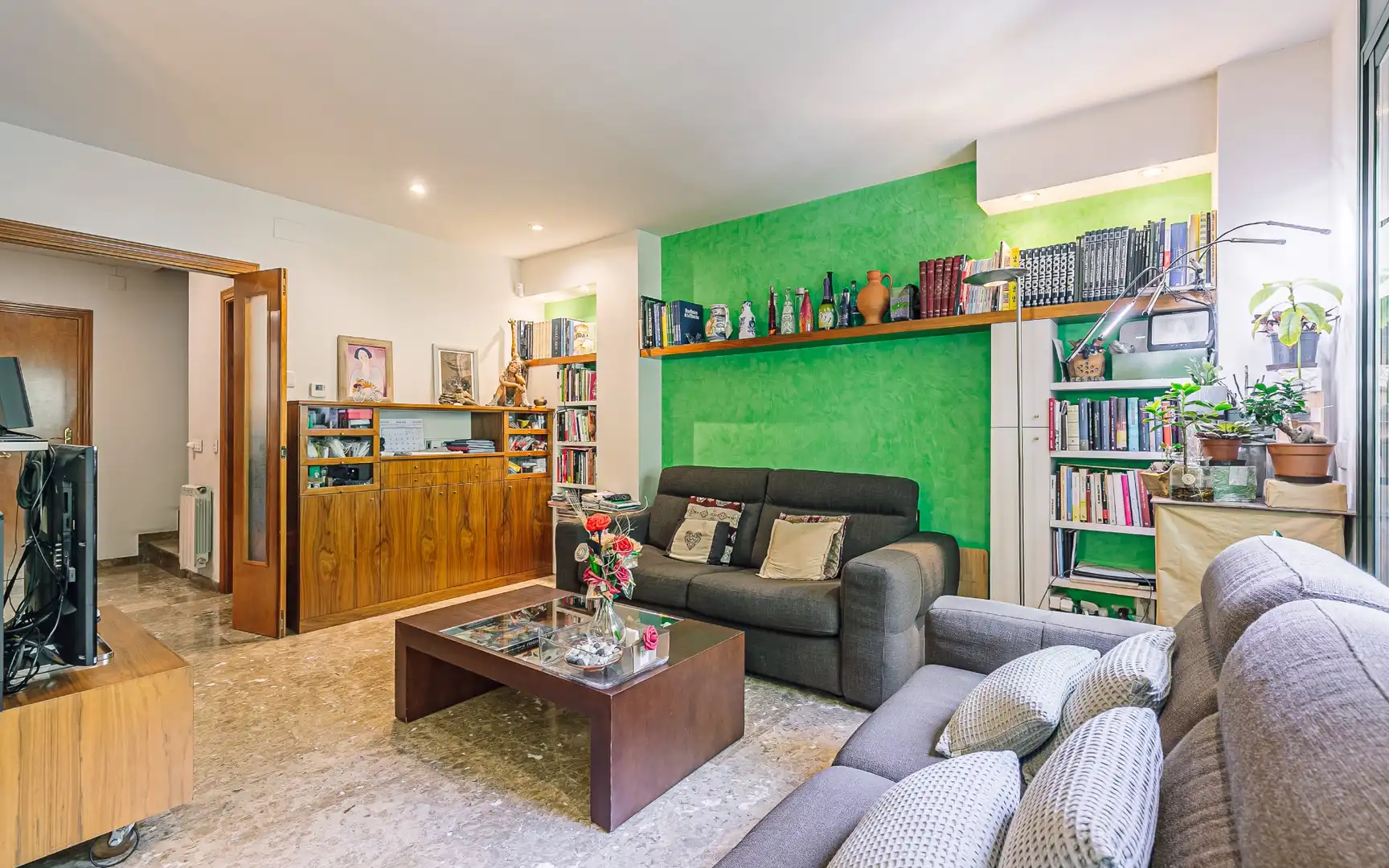 Living room of Duplexes for sale in Barcelona  with Heating, Furnished and Balcony