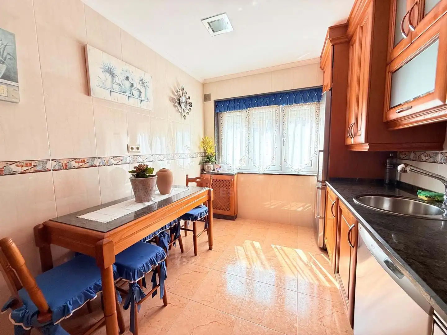 Kitchen of Flat for sale in Gijón   with Heating