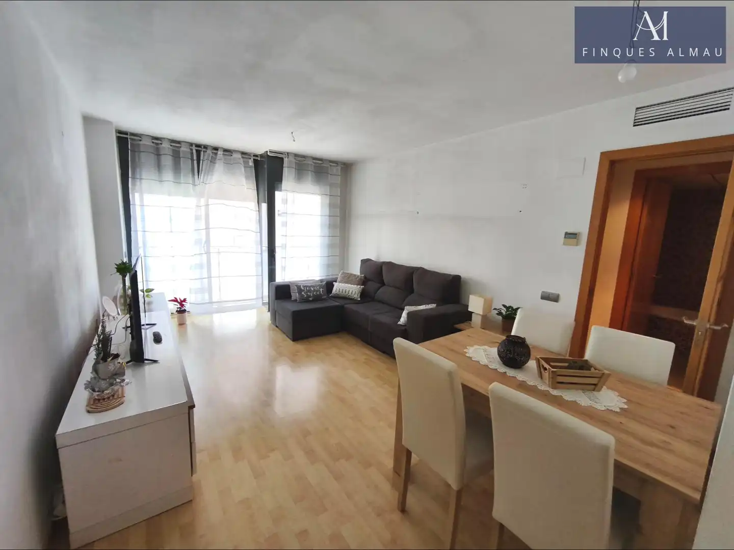 Living room of Flat for sale in Sant Pere de Ribes  with Air Conditioner, Parquet flooring and Balcony
