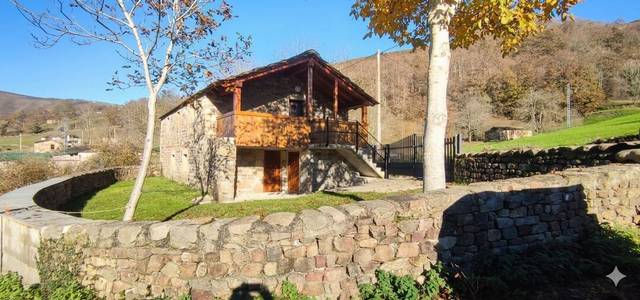 Casa-chalet en Alquiler en Barrio Bucimprún en Vega de Pas