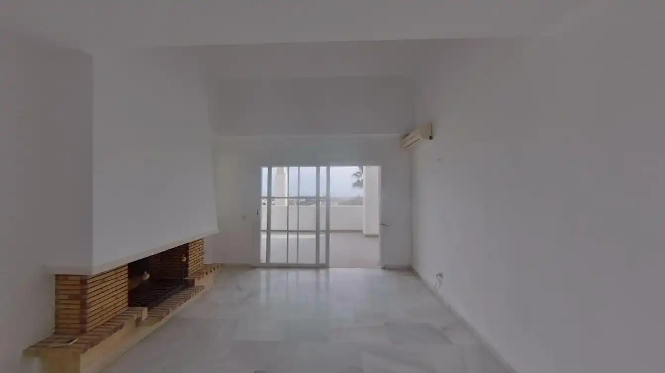 Casa adosada en venda en Estepona amb Aire condicionat i Piscina