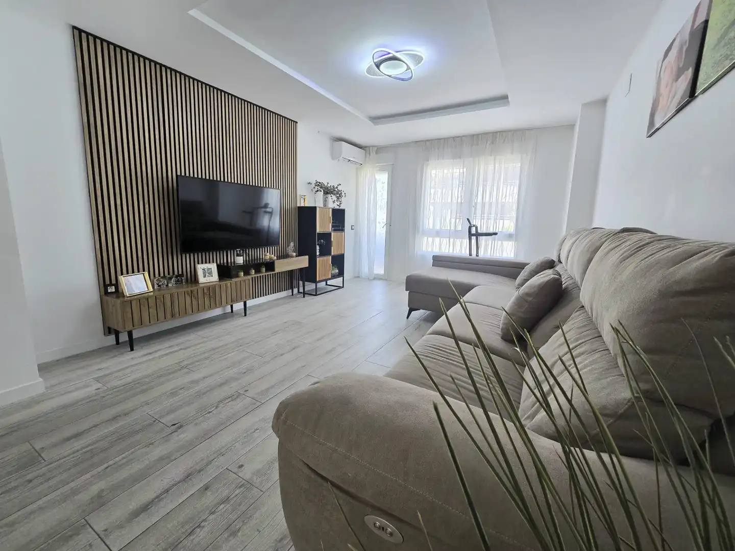 Living room of Flat for sale in Málaga  with Air Conditioner, Terrace and Storage room