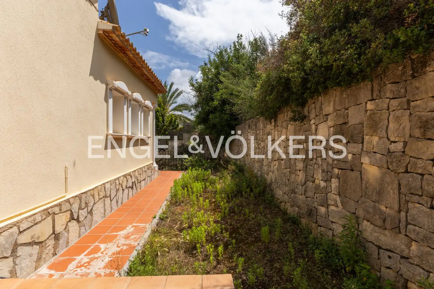 Vista exterior de Casa o xalet en venda en Pedreguer amb Aire condicionat, Calefacció i Jardí privat