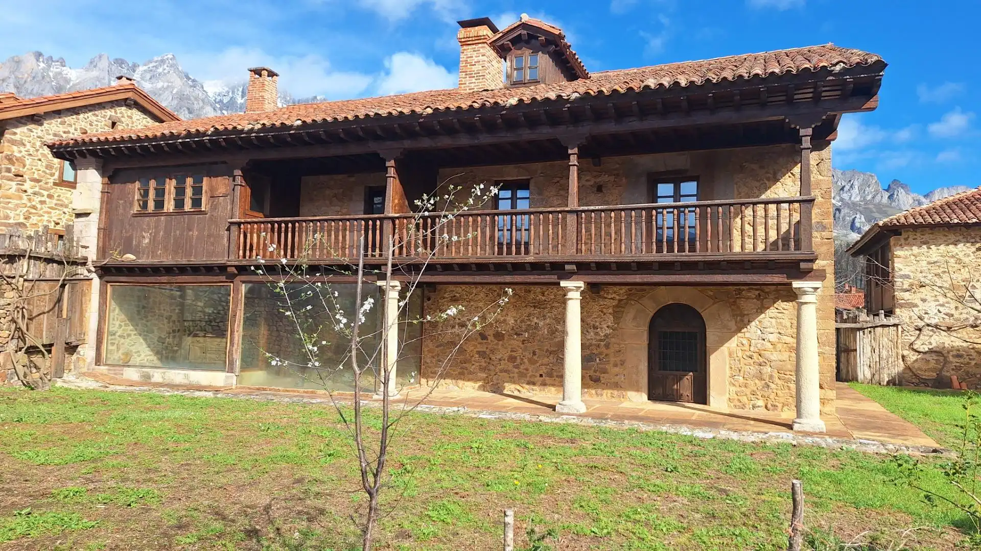 Exterior view of Houses for sale in Camaleño  with Heating, Private garden and Terrace