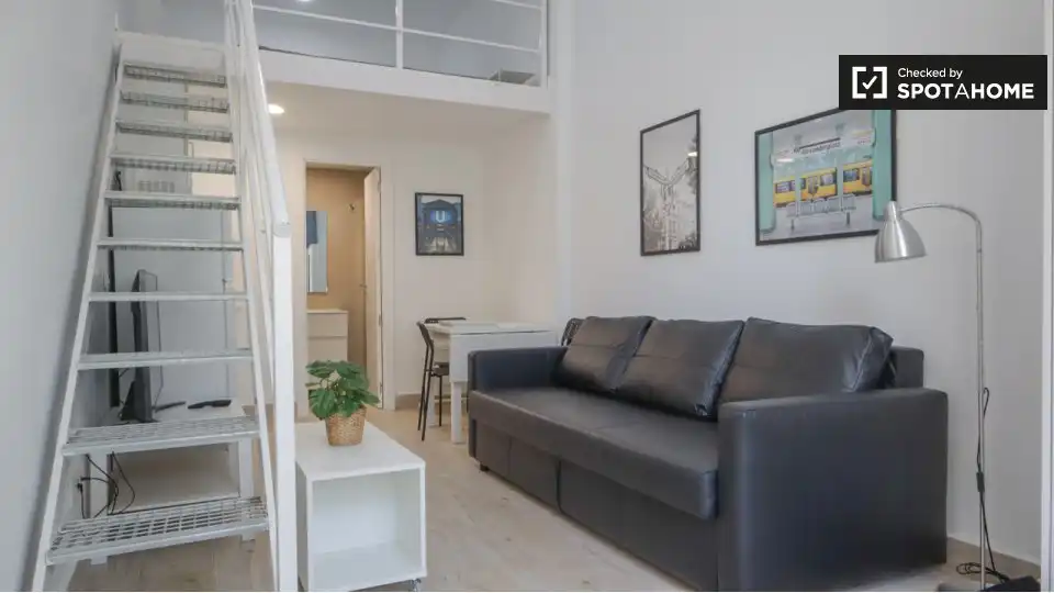 Sala de estar de Piso de alquiler en Madrid con Aire acondicionado, Calefacción y Amueblado