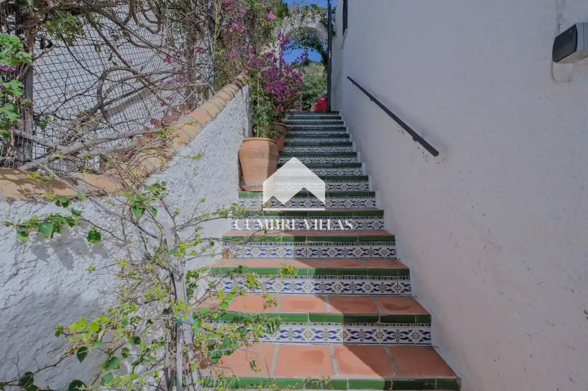 Vista exterior de Casa o xalet en venda en Salobreña amb Terrassa, Internet i Piscina comunitària