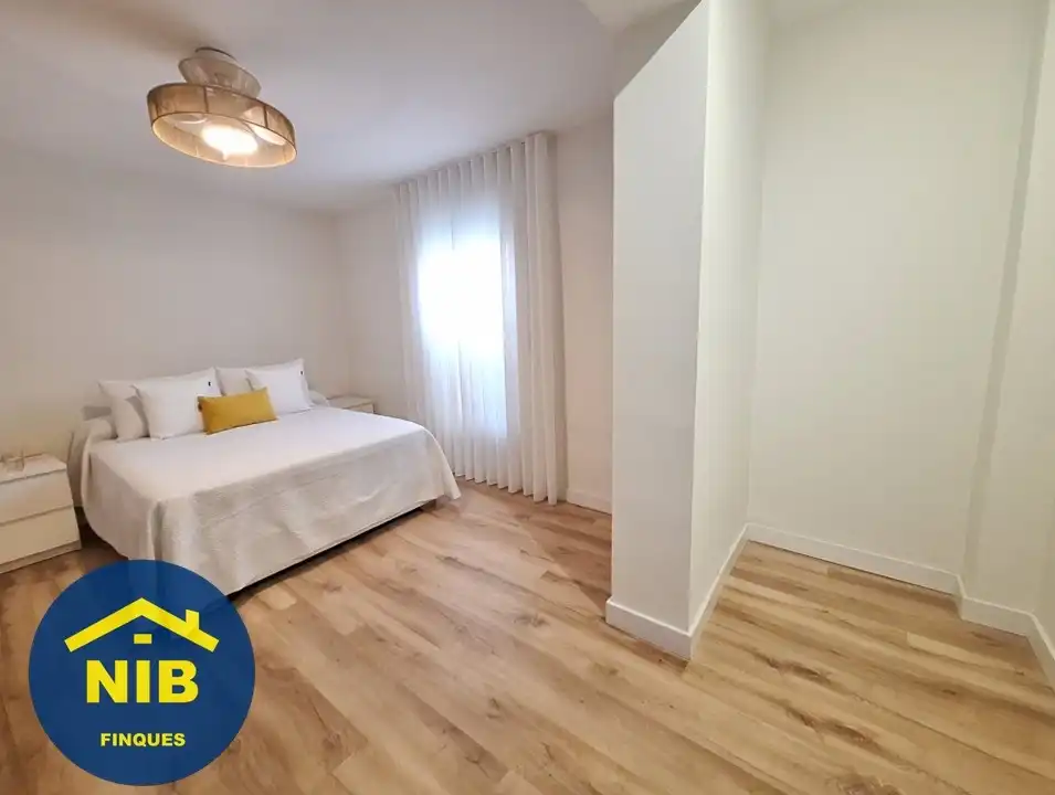 Bedroom of Flat for sale in Barcelona  with Parquet flooring and Storage room