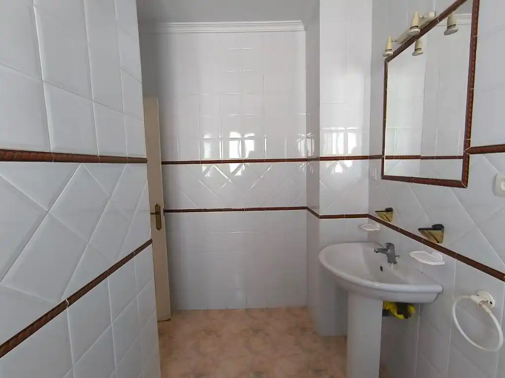 Bathroom of Flat for sale in La Rinconada  with Balcony