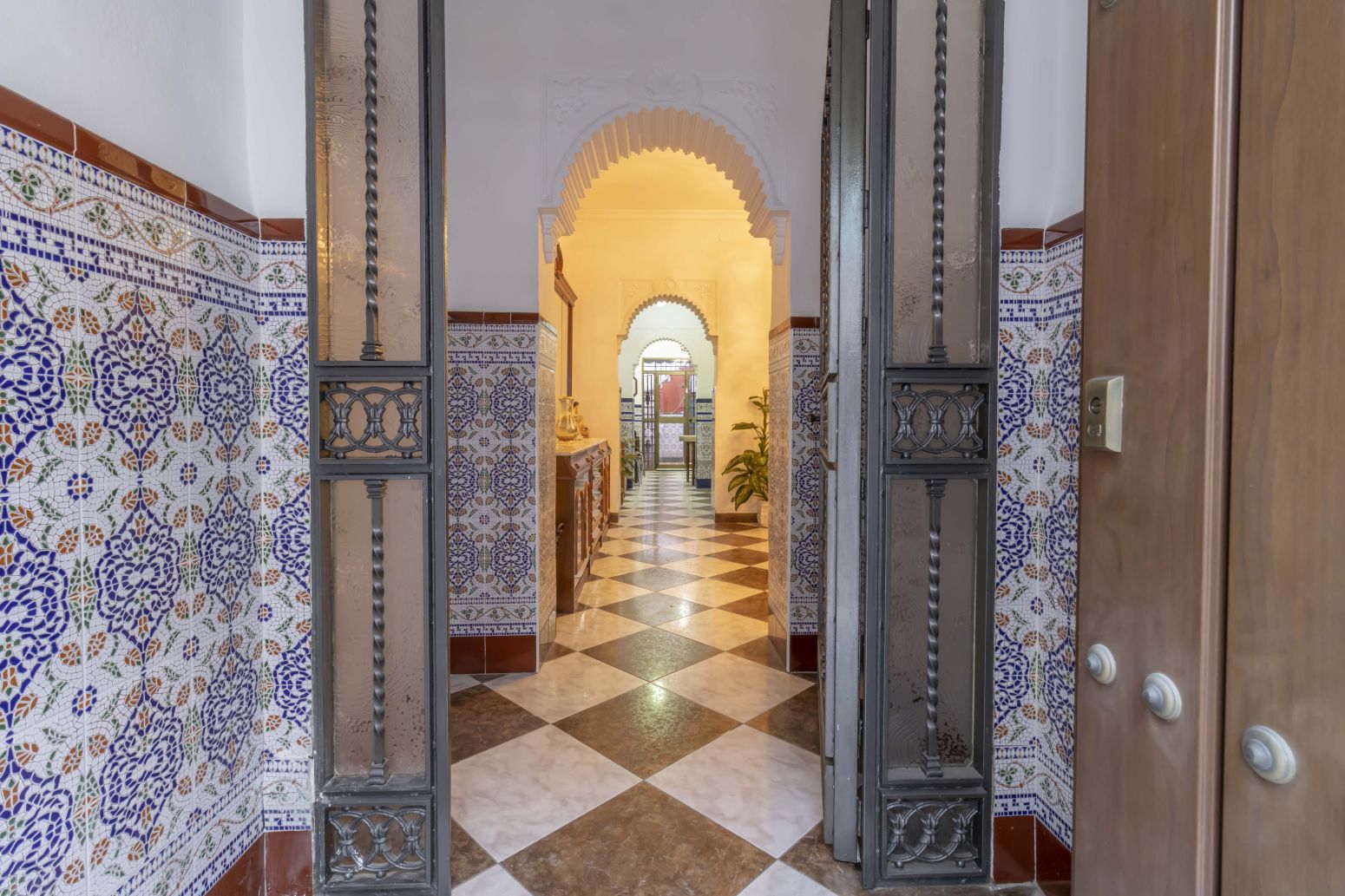 Casa adosada en venda en Brenes amb Terrassa, Moblat i Balcó