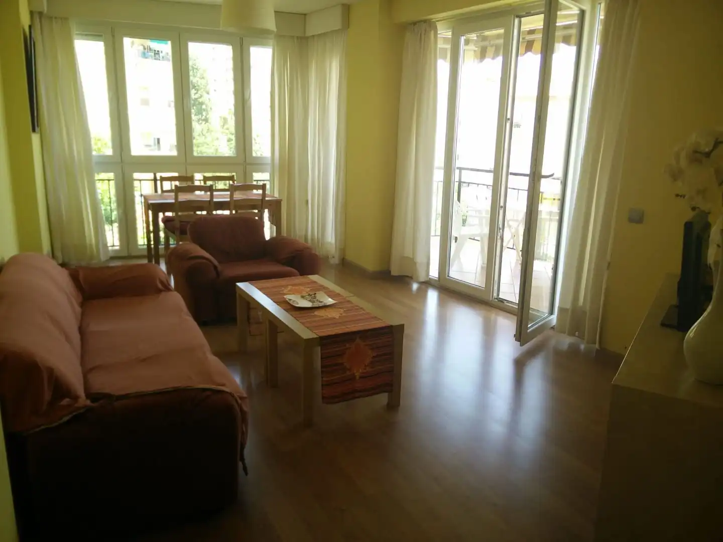 Wohnzimmer von Wohnungen zur Miete in Playamar - Benyamina