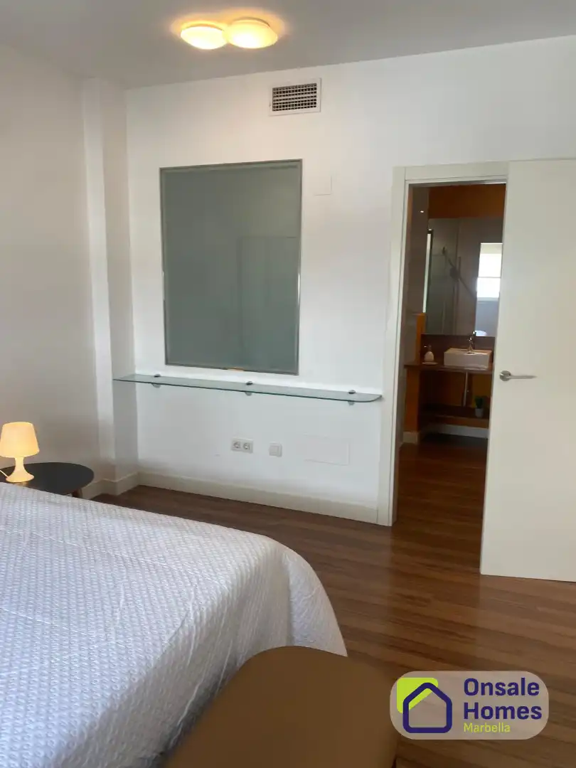 Schlafzimmer von Wohnung zum Verkauf in Marbella mit Klimaanlage, Terrasse und Abstellraum