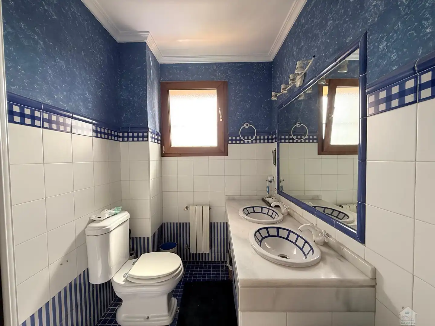 Bany de Casa o xalet en venda en Montequinto amb Aire condicionat, Calefacció i Parquet
