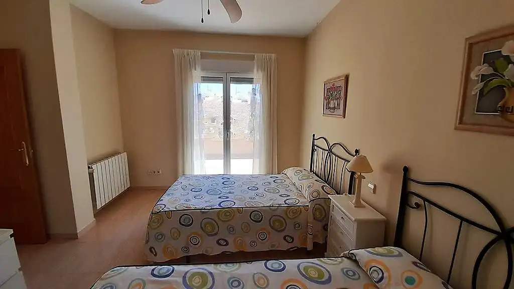 Habitación de Casa adosada en venta en Villalgordo del Júcar con Calefacción y Terraza