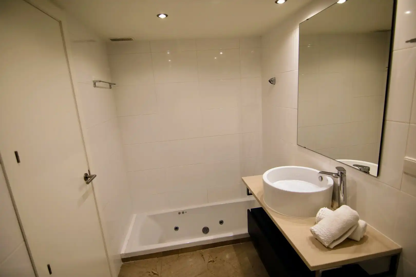 Bathroom of Detached homes for sale in Mairena del Aljarafe  with Air Conditioner, Terrace and Storage room
