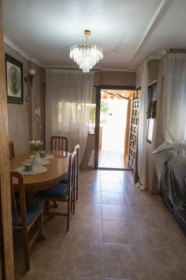 Comedor de Casa adosada en venta en San Vicente del Raspeig / Sant Vicent del Raspeig con Jardín privado, Terraza y Piscina
