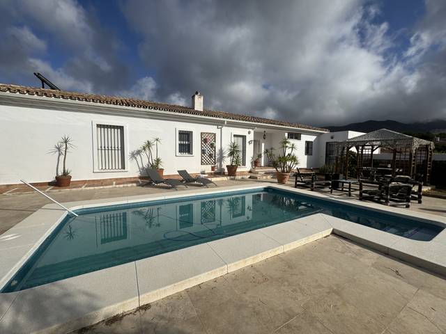Casa-chalet en Alquiler en Pinos de Alhaurín