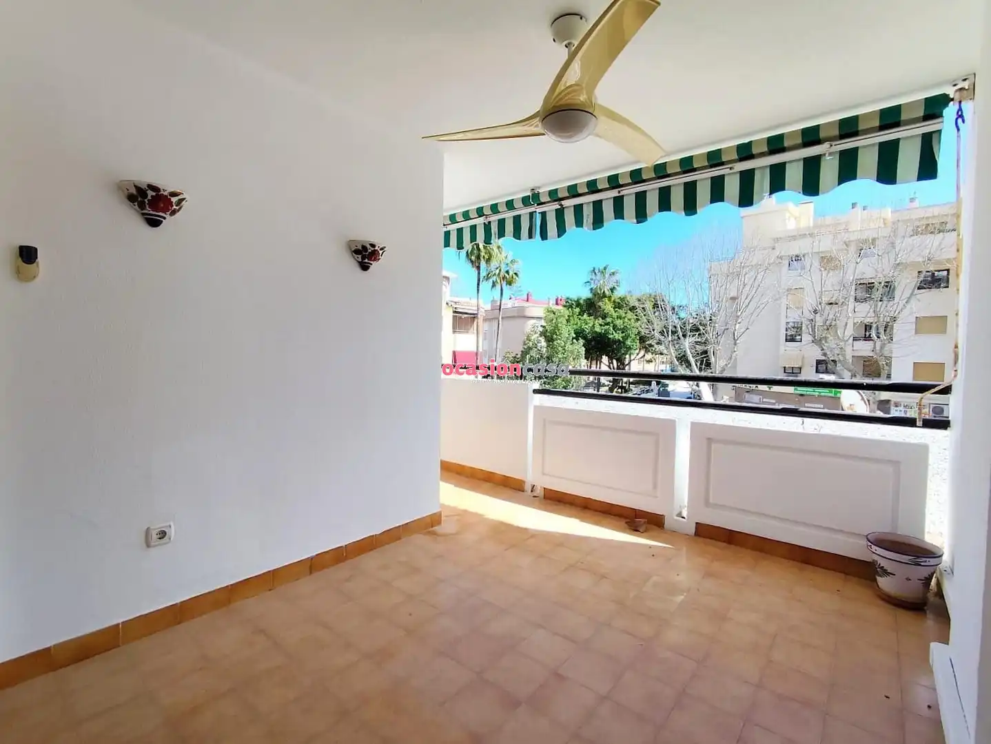 Vista exterior de Piso en venta en Torremolinos con Aire acondicionado, Calefacción y Jardín privado