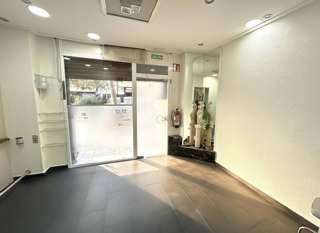 Local comercial en Alquiler en Calle Pi i Margall en El Baix Guinardó