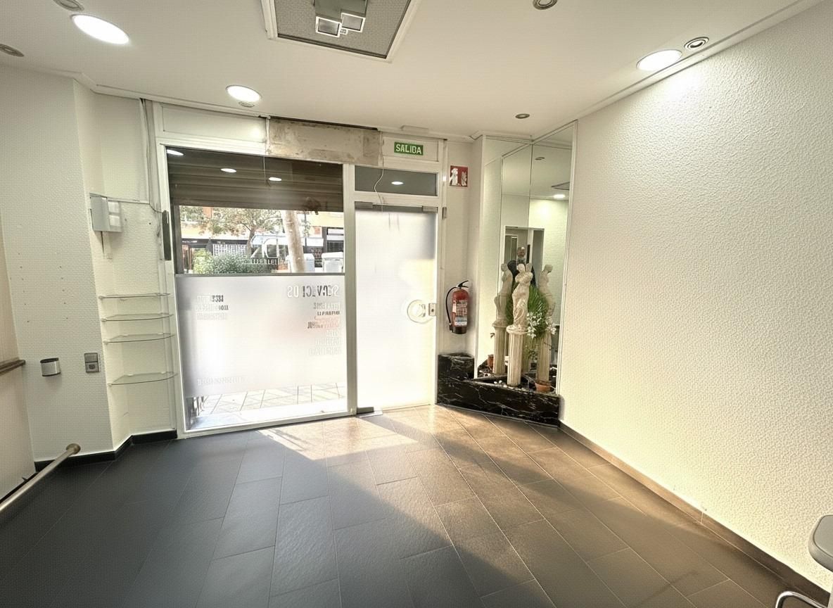 Local de lloguer en  Barcelona Capital amb Aire condicionat i Moblat