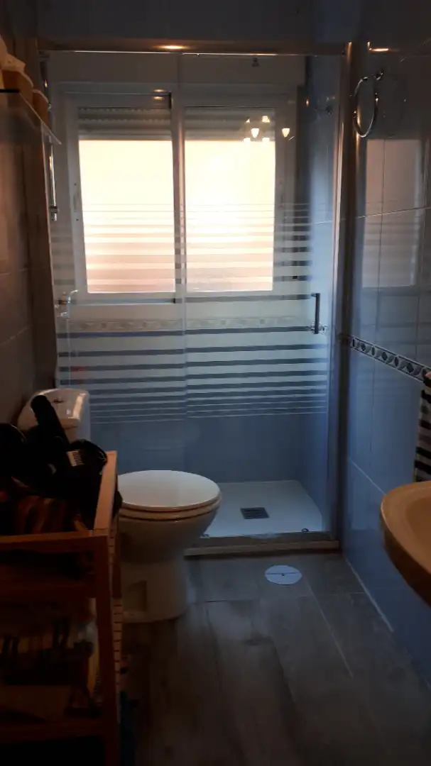 Badezimmer von Wohnung zur Miete in Granada mit Klimaanlage, Heizung und Möbliert