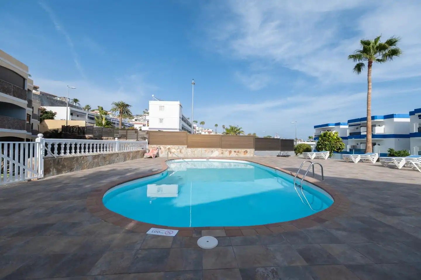 Swimming pool of Flat for rent in San Bartolomé de Tirajana