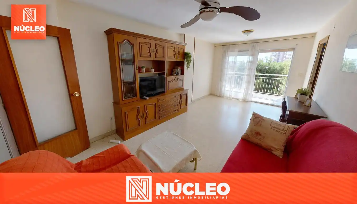 Sala de estar de Piso en venta en El Campello con Jardín privado, Amueblado y Balcón
