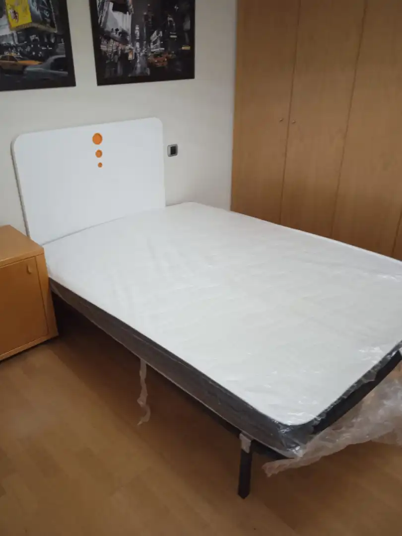 Bedroom of Flat for rent in  Logroño  with Furnished, Oven and Washing machine