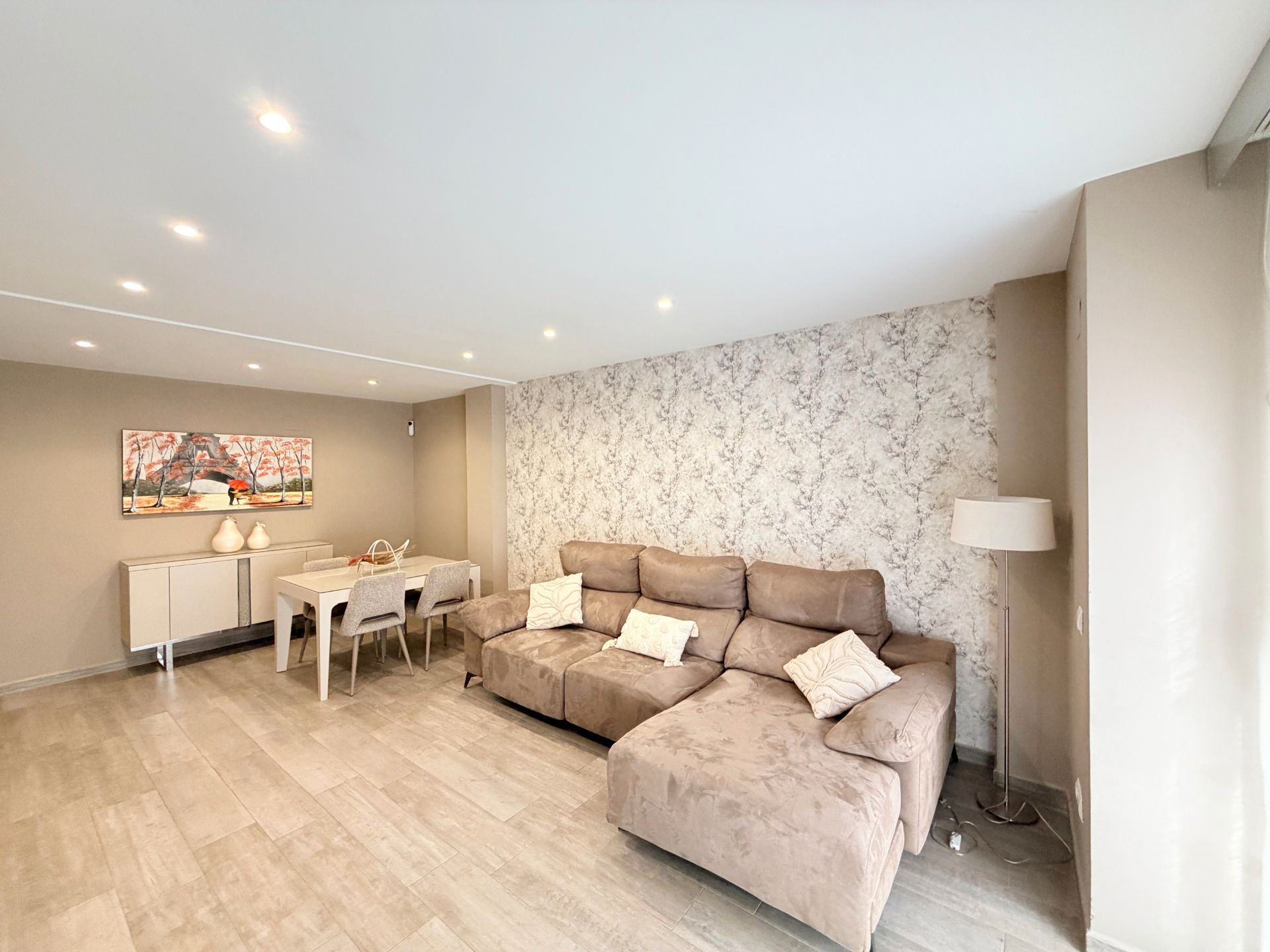 Living room of Flat for sale in Carlet  with Air Conditioner, Oven and Internet