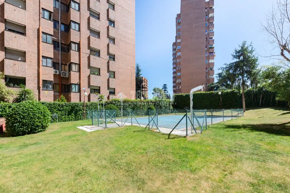 Jardín de Piso en venta en Madrid con Aire acondicionado, Calefacción y Piscina comunitaria