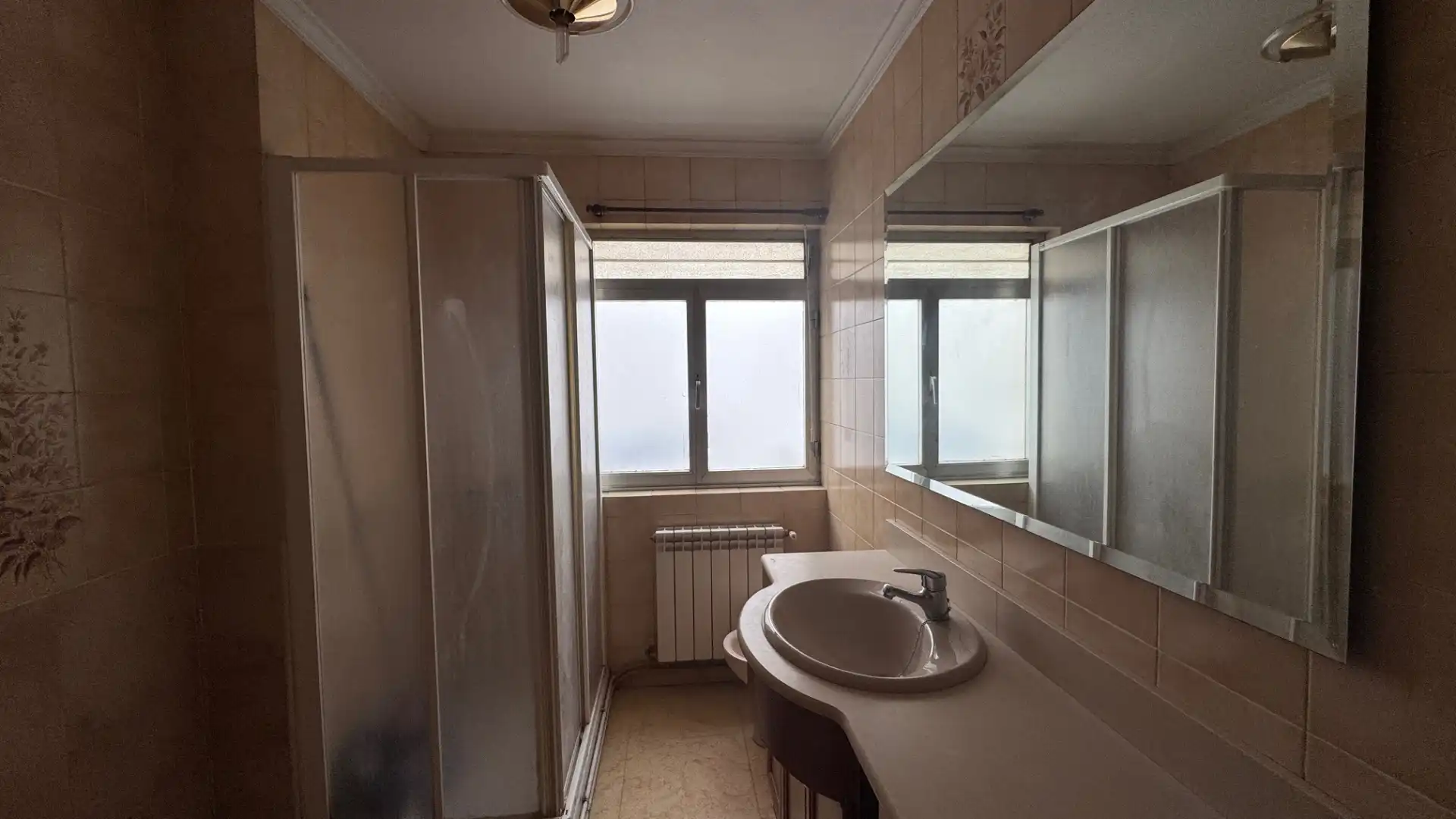Baño de Piso en venta en Santander con Calefacción