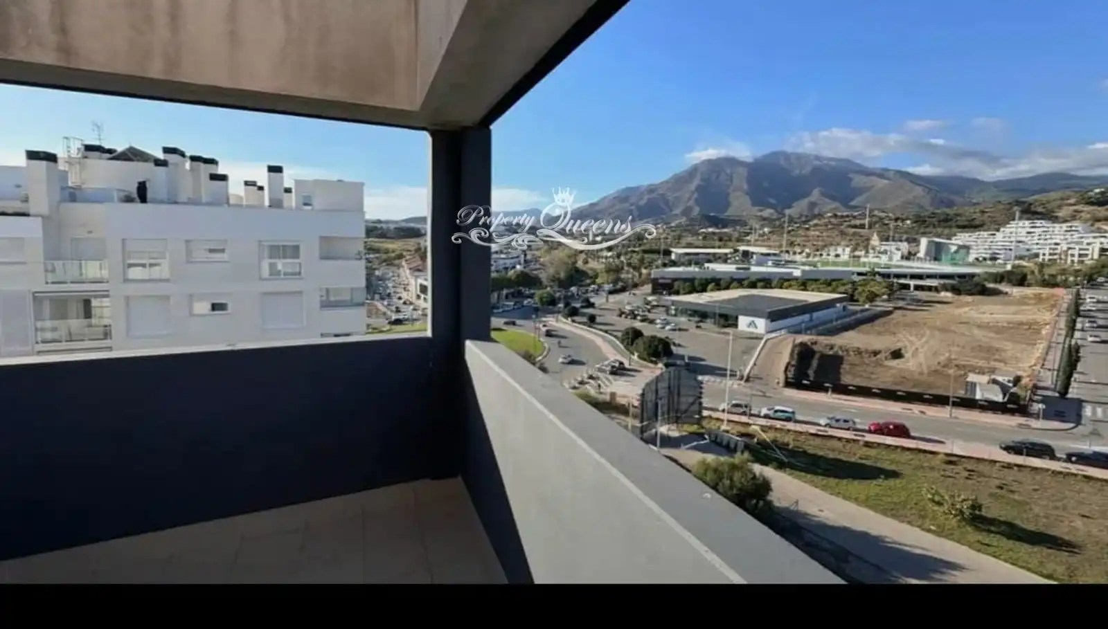 Vista exterior de Àtic en venda en Estepona amb Aire condicionat, Terrassa i Traster