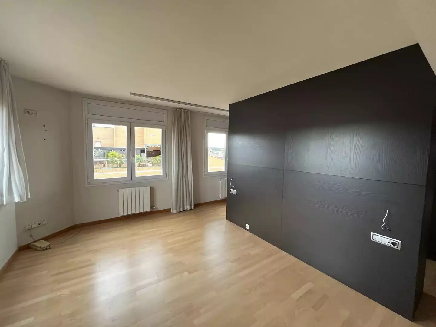 Bedroom of Flat for sale in Girona  with Air Conditioner, Heating and Parquet flooring