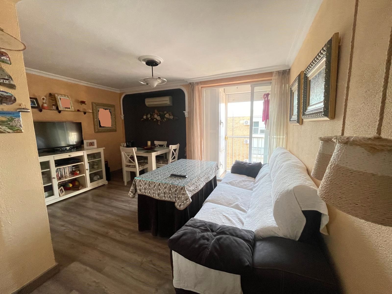 Sala d'estar de Pis en venda en Camas amb Aire condicionat i Terrassa