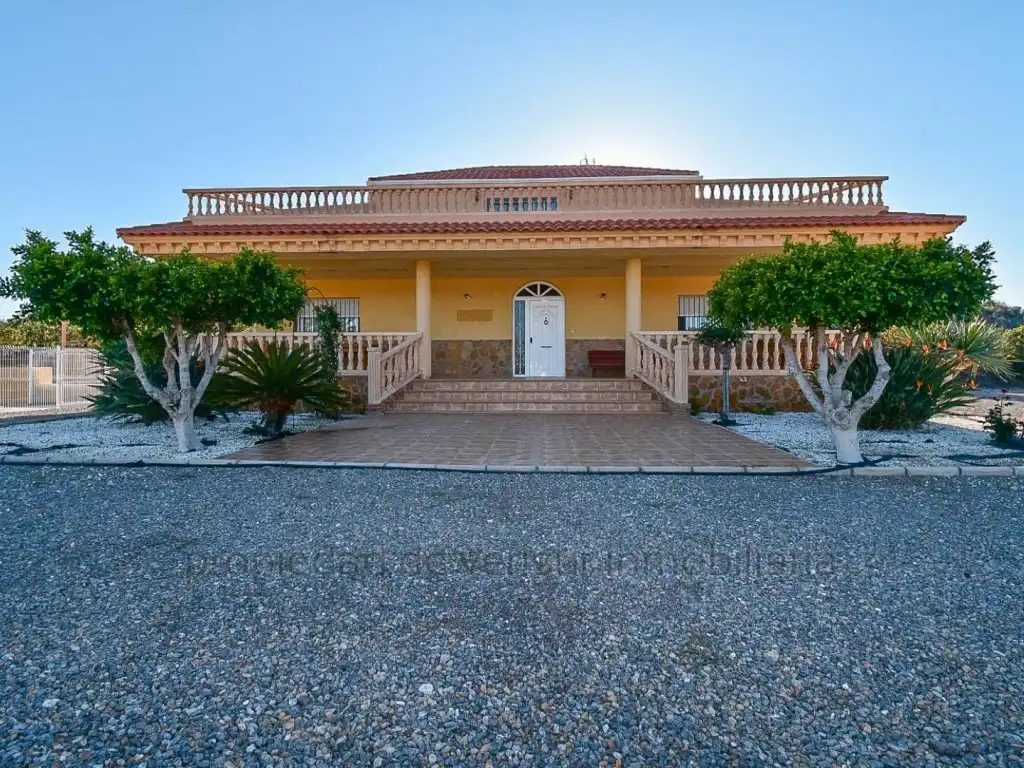 Casa amb piscina en venda a Tébar - Los Arejos