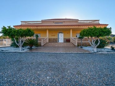 Casa amb piscina en venda a Tébar - Los Arejos