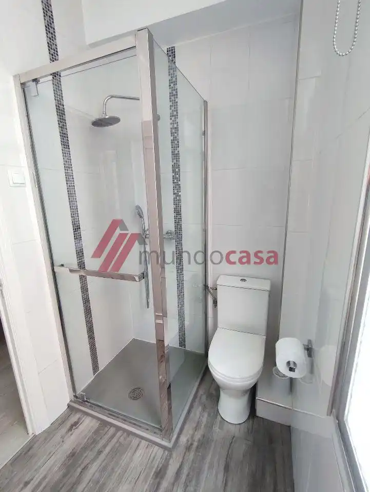 Bathroom of Flat for rent in Ferrol  with Heating and Furnished