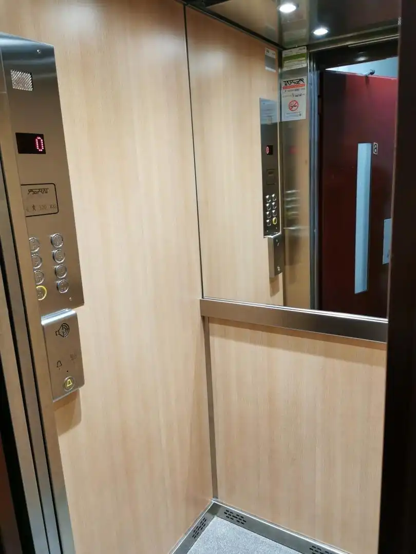 Wohnung zum Verkauf in Cornellà de Llobregat mit Klimaanlage, Heizung und Terrasse