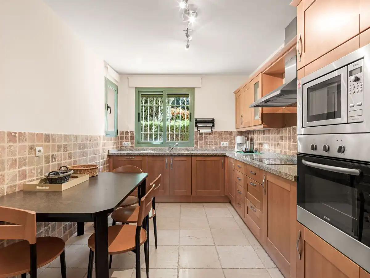 Kitchen of Ground floor for sale in Benahavís  with Air Conditioner, Private garden and Terrace