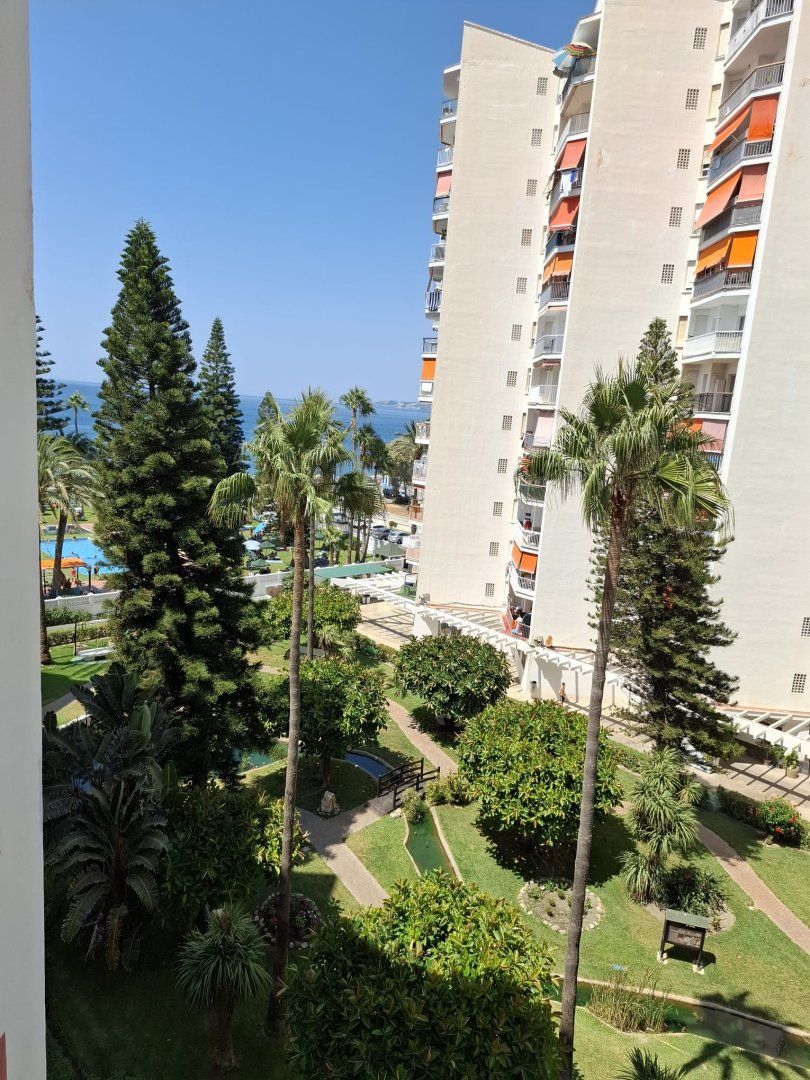 Vista exterior de Pis de lloguer en Salobreña amb Piscina i Moblat