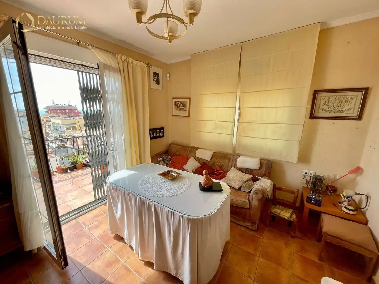 Sala de estar de Casa adosada en venta en Málaga con Jardín privado, Terraza y Trastero