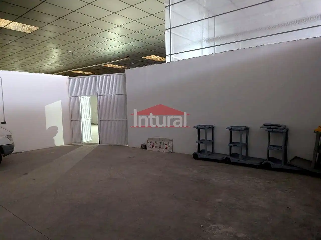 Nau industrial de lloguer a A