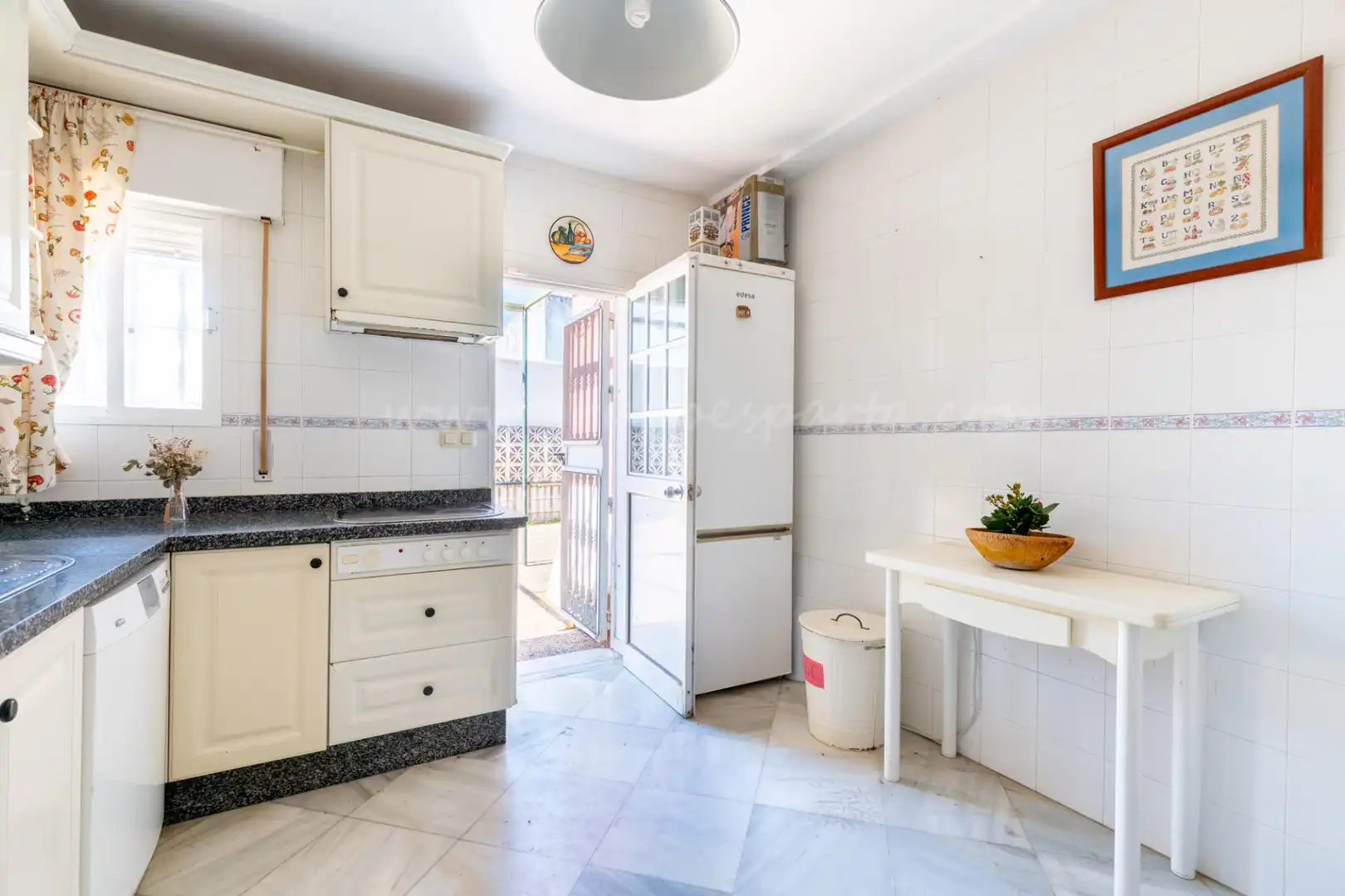 Cocina de Casa o chalet en venta en Villanueva del Ariscal con Aire acondicionado, Calefacción y Jardín privado