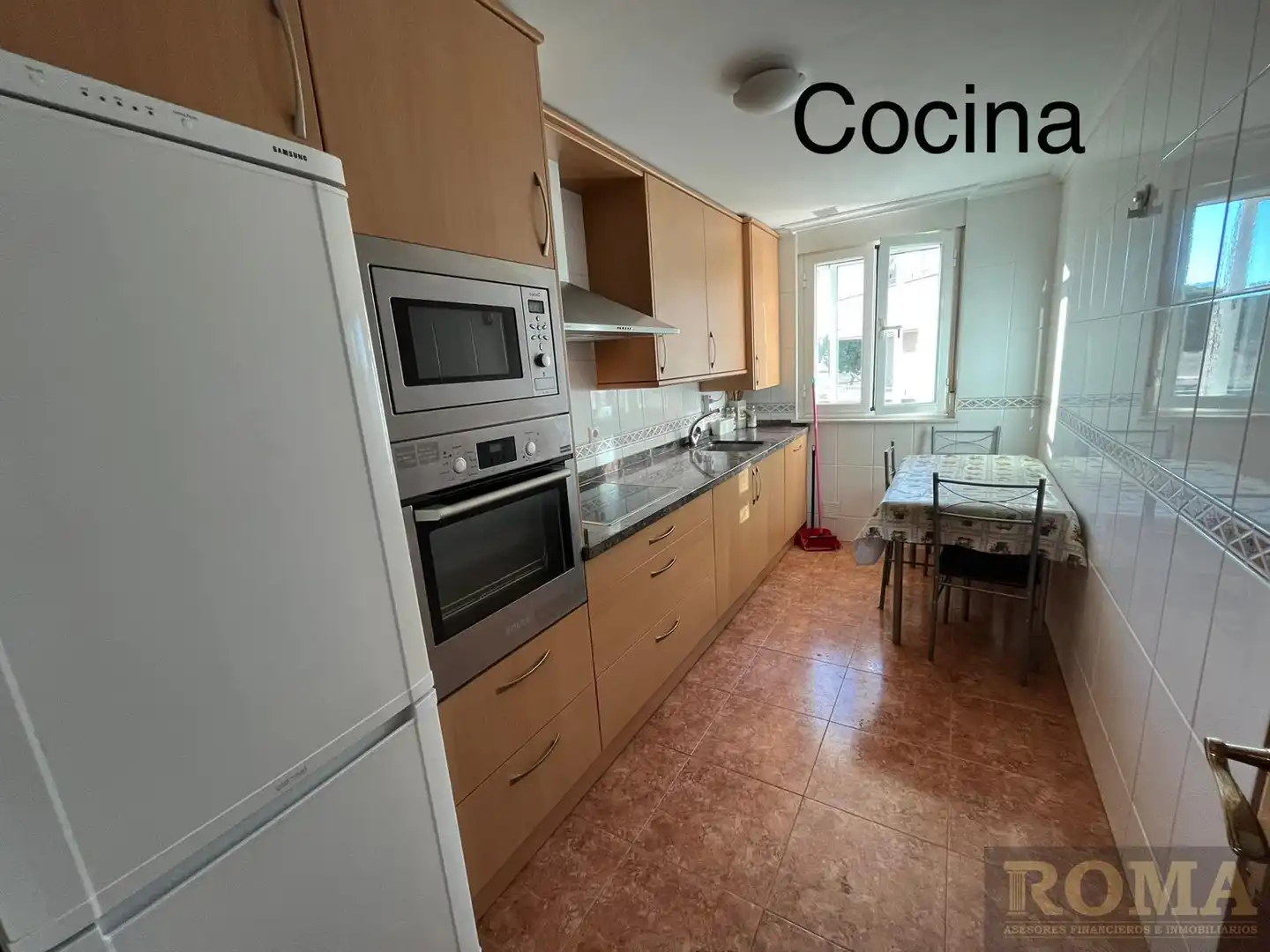 Cocina de Piso en venta en Carbajosa de la Sagrada con Calefacción, Terraza y Amueblado