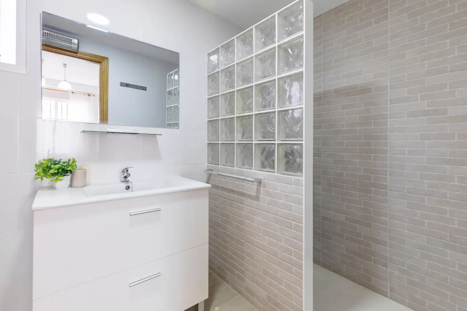 Appartamento con terrazza in vendita a Calle ALZIRA, imagen 3